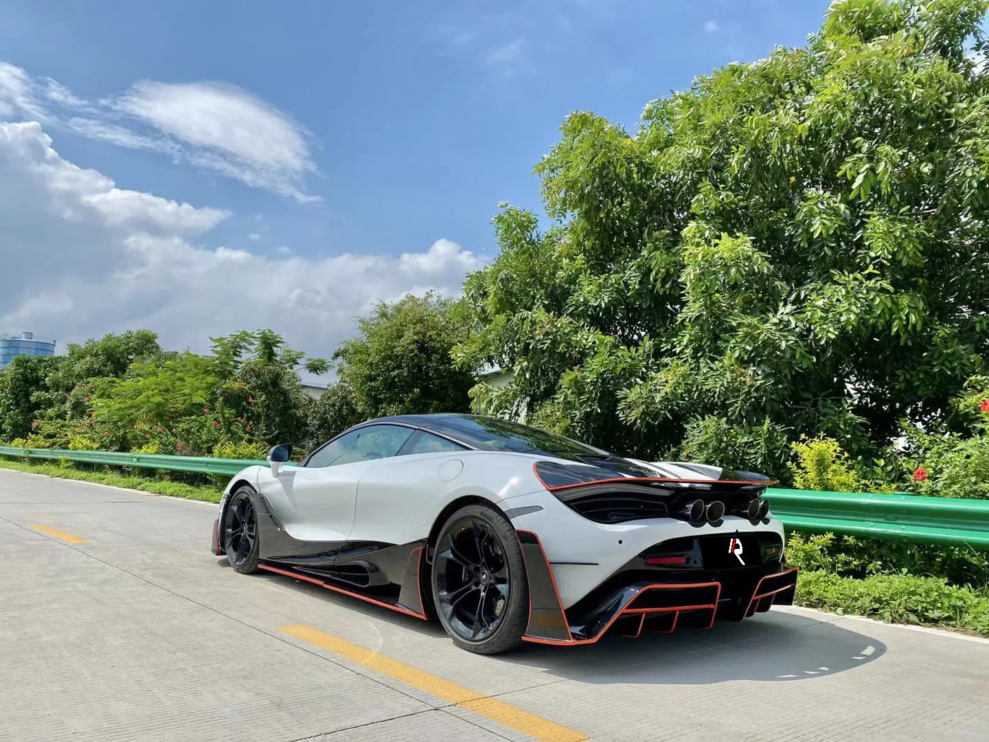 Aero Republic Man Style Side Skirts for McLaren 720S 2018-2023 & 750S 2023-ON Carbon Fiber / FRP
