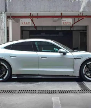 Ventus Veloce Side Skirts for Porsche Taycan & Cross Turismo Pre-preg Carbon Fiber