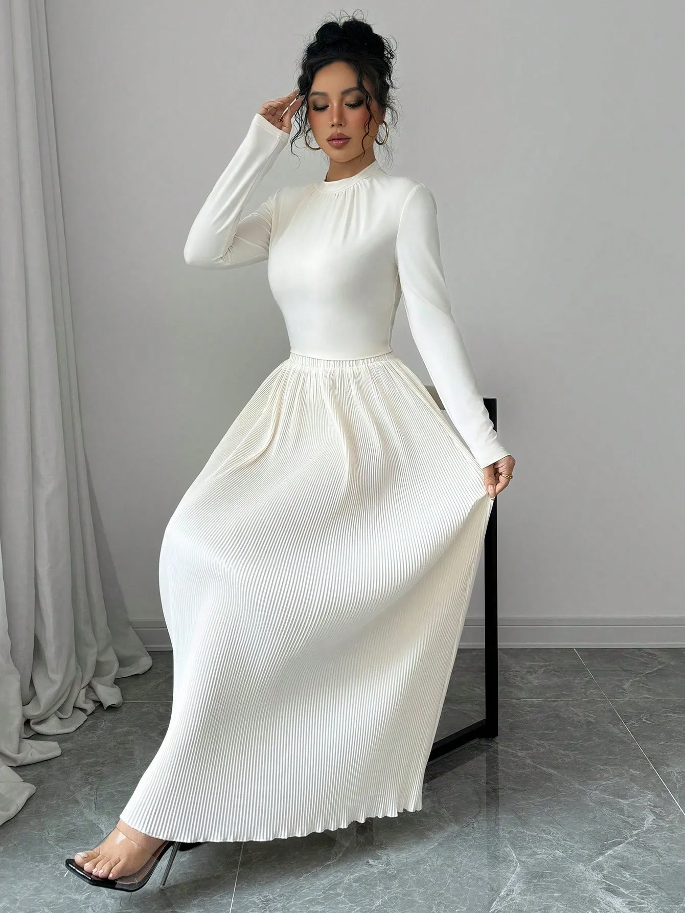Women's Cream-Colored Round Neck Long Sleeve T-Shirt And Loose Pleated Maxi Skirt Elegant 2-Piece Set